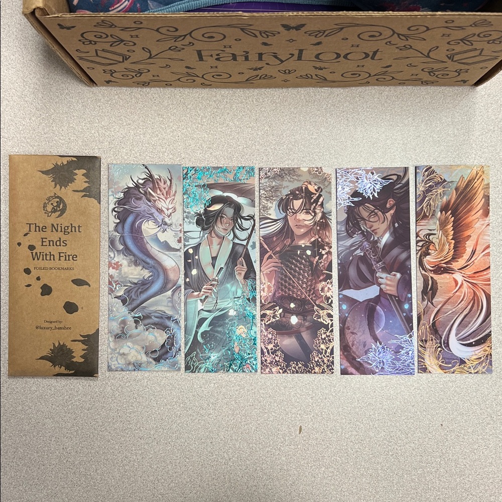 FairyLoot Foiled Bookmarks - The Night Ends With Fire